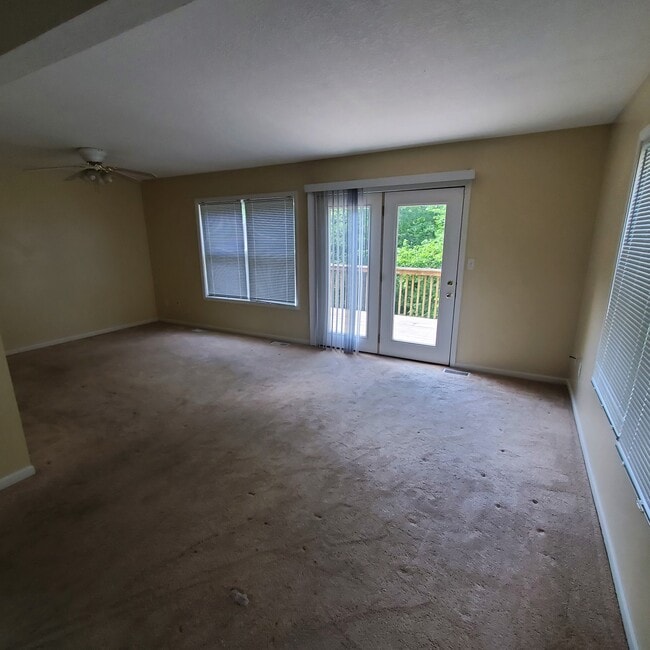 Family Room - 5330 Godas Cir