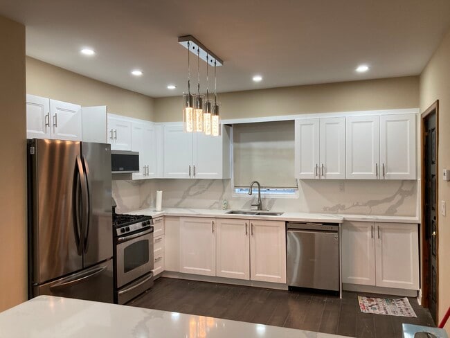 Photo - 1203 Dufferin St