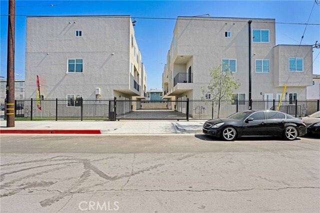 Photo - 6756 Ben Ave