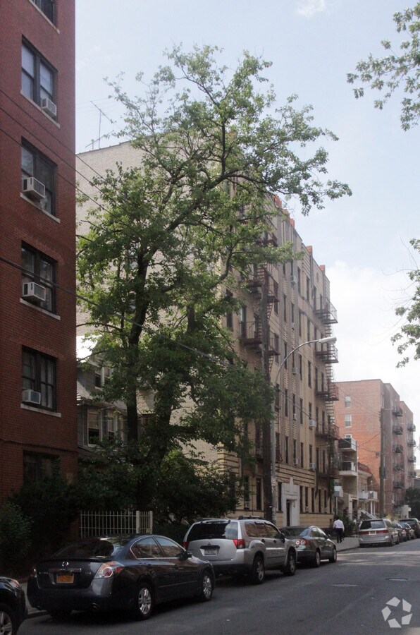 Photo - 1746 E 13th St Apartments