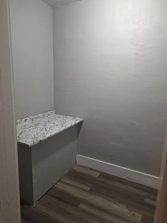 Photo - 2355 E 86th St