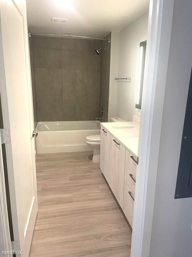 Photo - 2 br, 2 bath Condo - 3990 W University Dr ...