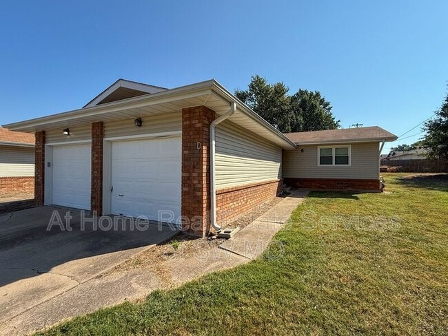 Building Photo - 3508 S Farm Rd 135 Unit D