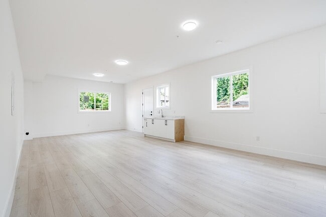 LOWER A 45945 LEWIS AVENUE,Chilliwack Proper West