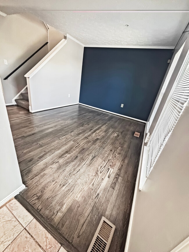 2805 Mueserbush Ct