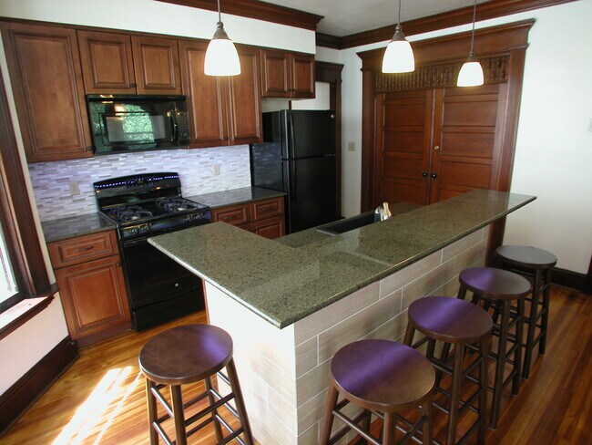 Photo - 454 Hamilton St