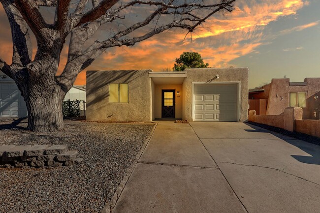 NE 1248/sf 3/BD 2/BA 1/CG - NE 1248/sf 3/BD 2/BA 1/CG Casa