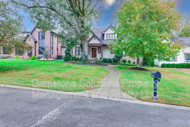 Photo - 210 38th Ave N