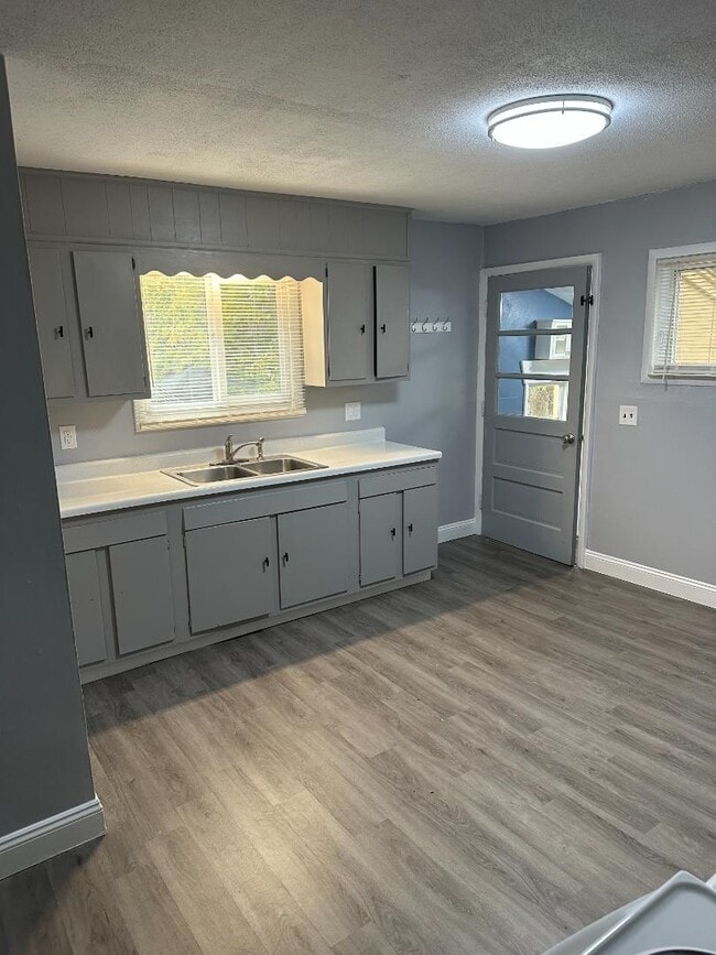 Photo - 146 Chapin St