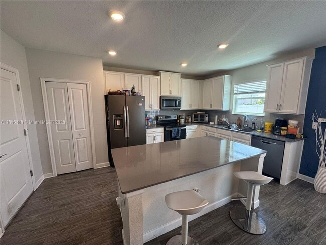 Photo - 144 Taft Dr