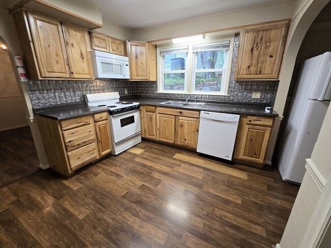 Photo - Charming Ranch Right Off W King Street!