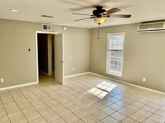 Photo - 2111 Croft Rd