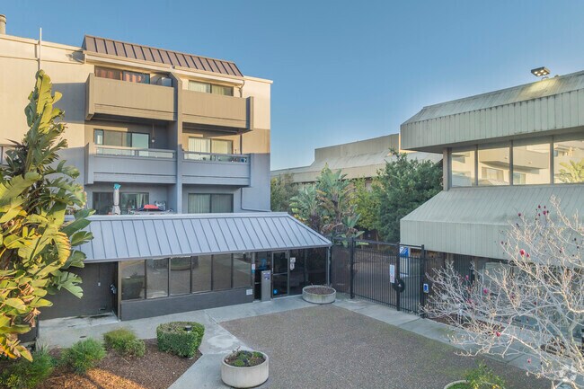 Entrada - Portobello Condominiums