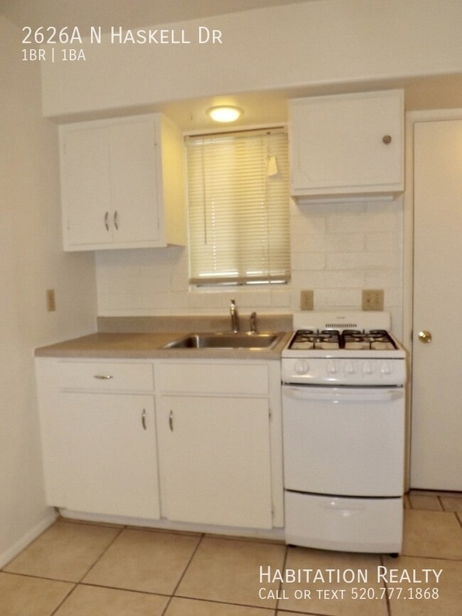 Photo - 2626A N Haskell Dr-