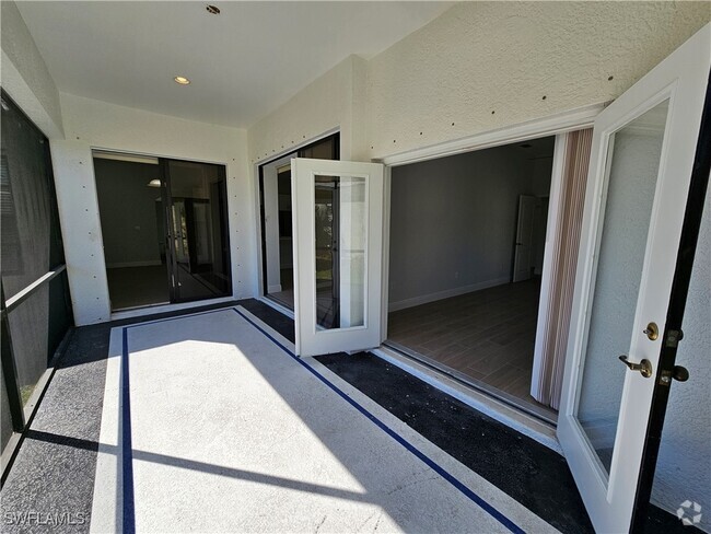Building Photo - 4837 SW 24th Ave Rental