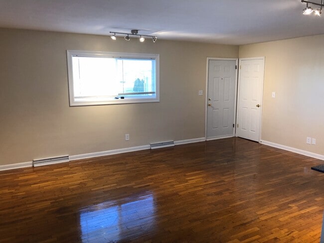 Photo - 2718-2720 S. Stewart Unidad 2720