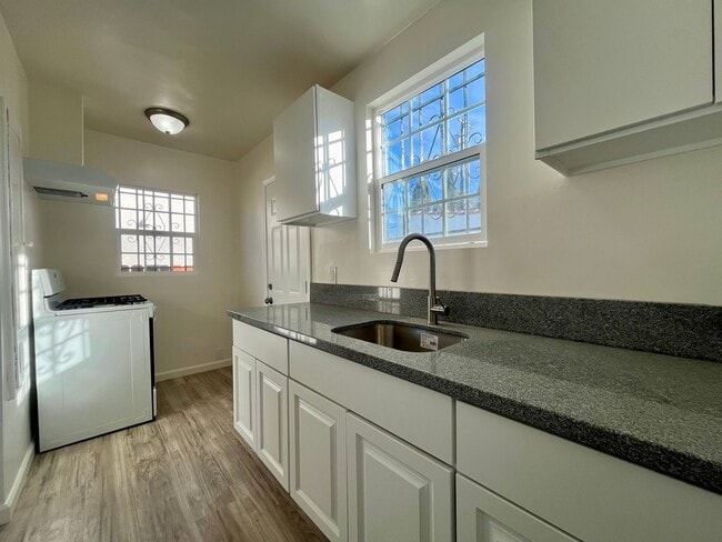 Photo - 6200-6202 Unit 6200