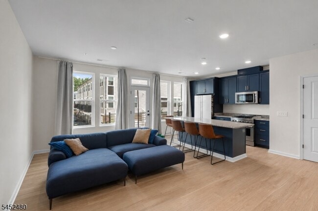 Photo - 7 Jessica Ln