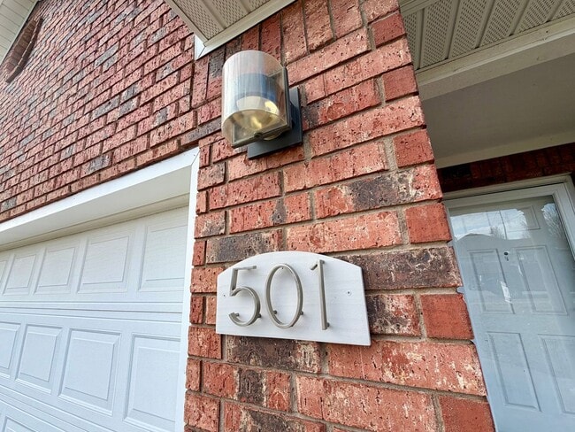 Photo - ***501 Bonanza Street***