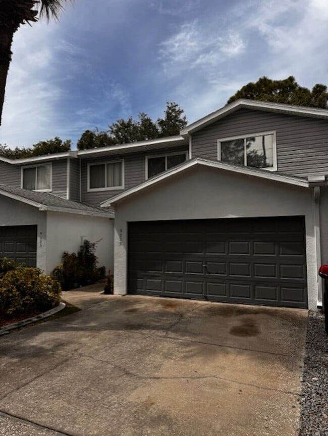 Photo - Luxury 3 bedroom 2 bathroom townhome avail...