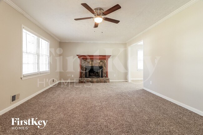 Photo - 560 Presidential Dr