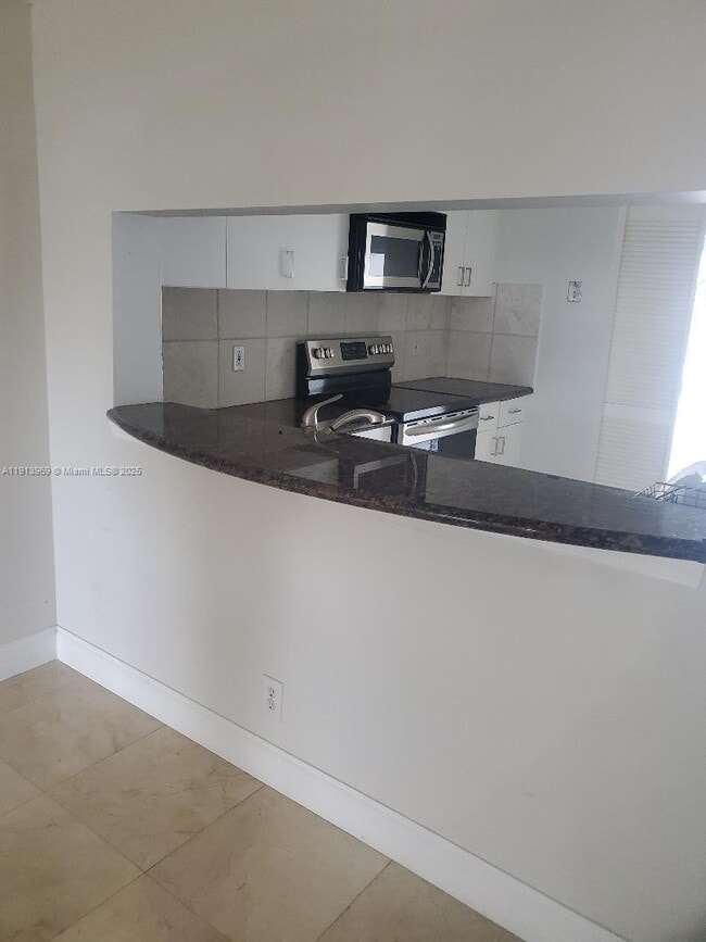 Photo - 16645 Hemingway Dr