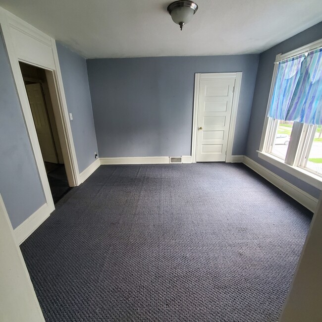 931 Home Ave