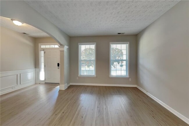 928 Mill Creek Ave