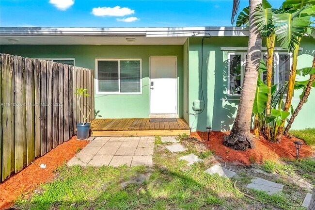 Photo - 1050 SW 30th St