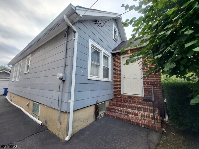 Photo - 72 Birch St House