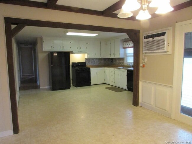 Photo - 235 Shaker Rd