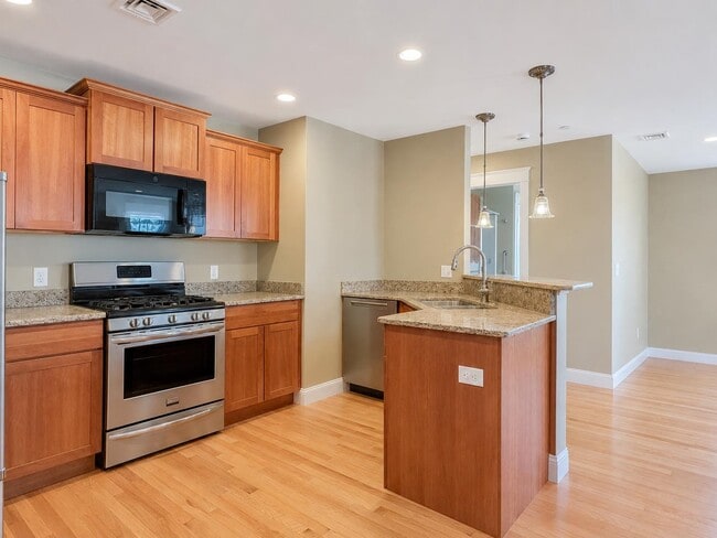 198 Islington St Unit 2
