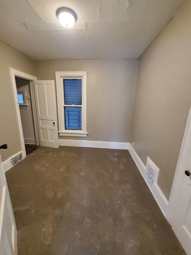 Photo - 141-143 W Hadley St Unit 143