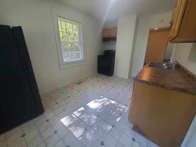 Photo - 810 Lee St Unit B