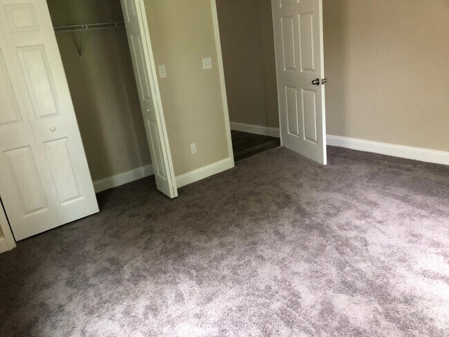 Photo - 2711 Woodbine Ave