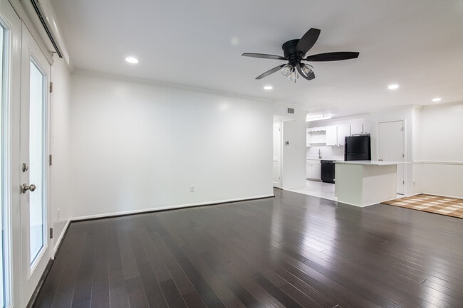 Photo - 1001 Woodland Vlg Unit 1001