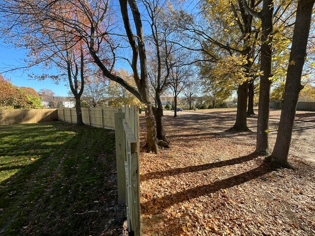 Photo - 1408 Callandish Ct