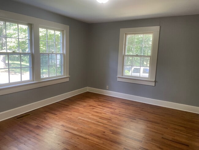 Photo - 930 Dixie Ave