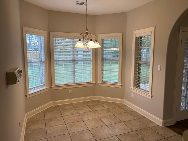 Photo - 3069 Roseleigh Dr