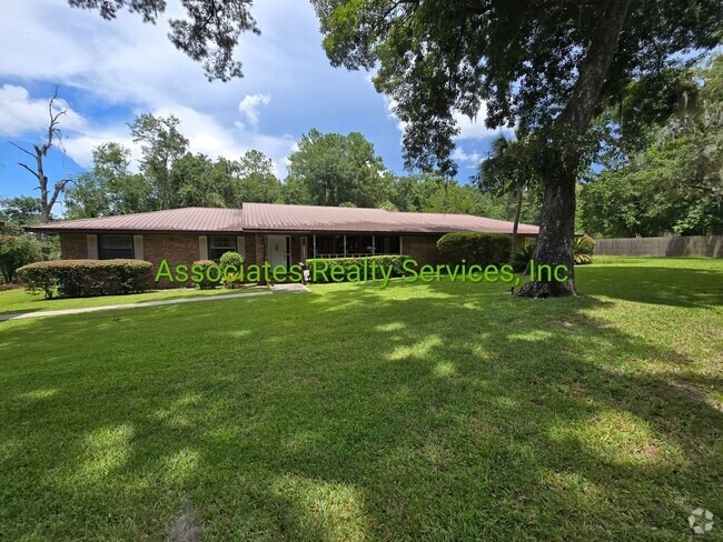 Building Photo - Huge home on acreage with Greenhouse and P...