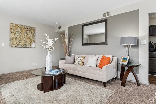 2BR, 1BA - 737SF - Living Room