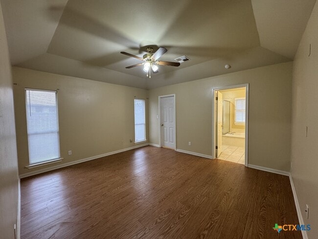 Photo - 304 Ashland Creek