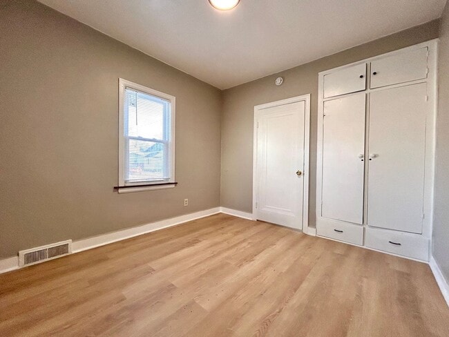 Photo - 297 W Larch Ave Unit #1