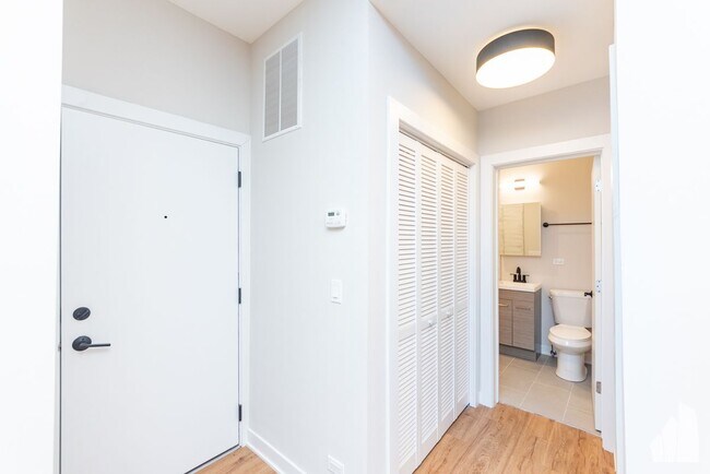 Photo - 656 W Wrightwood Ave