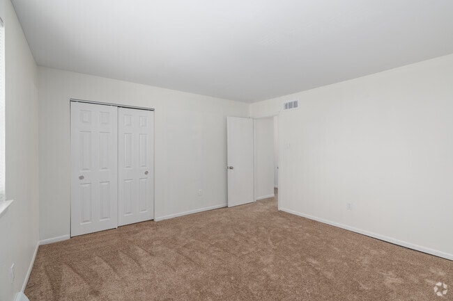 2BR, 1BA - 945SF - Primary Bedroom