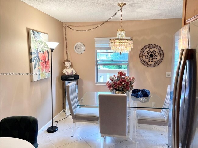 Photo - 2042 Newcastle A Unit 2042