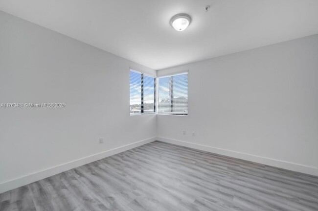 Photo - 859 E 24th St Condo Unit 404