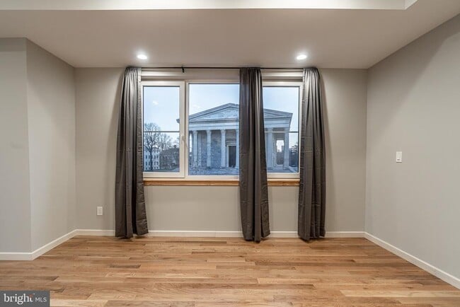 Photo - 2045 N College Ave Unit C