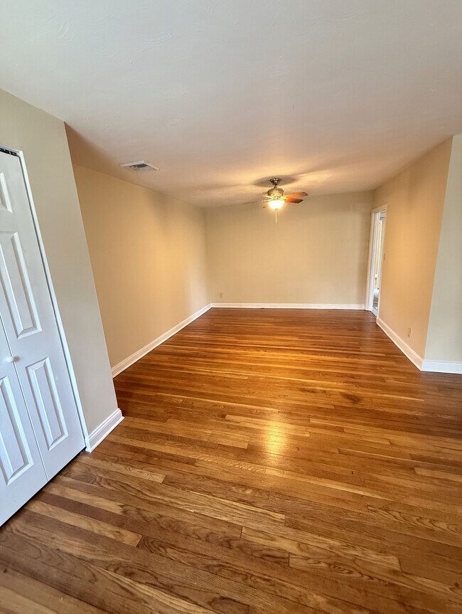 Photo - 190 Institute Rd