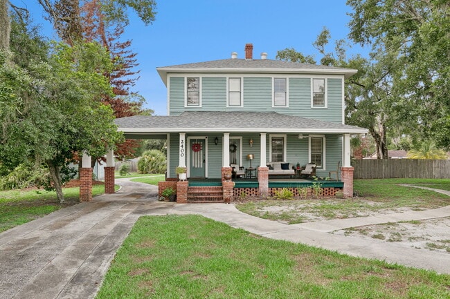Building Photo - 2400 S Park Ave